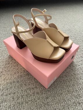 Intentionally Blank ZURICH STACKED WOOD PLATFORM HEEL / Oatmilk